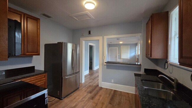 Building Photo - Affordable 3 Bed in Jacksonville. Bonus Room. Fenced in yard. Garage + Modern Bathroom