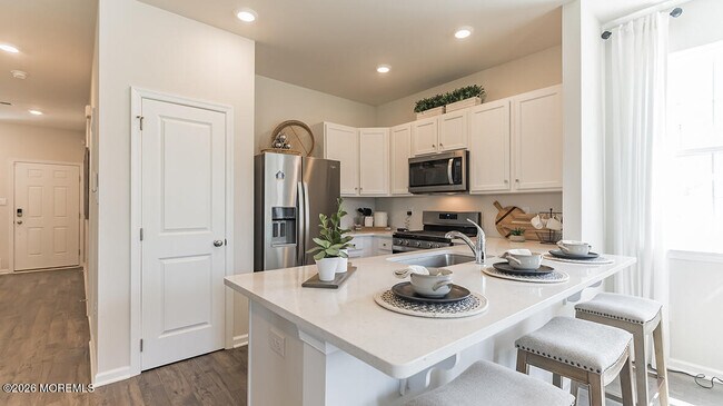 Building Photo - 92 Arlotta St