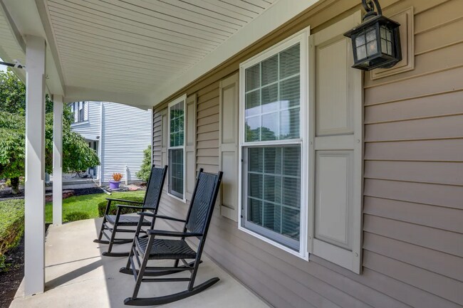 Front Porch - 151 Rambling Rd