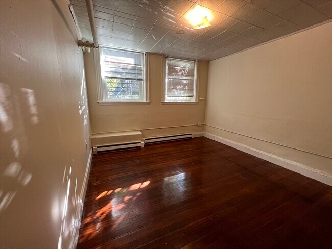 Building Photo - 187 Winthrop Rd