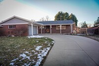 Building Photo - Updated 3 Bed/3 Bath Home for Rent in High...