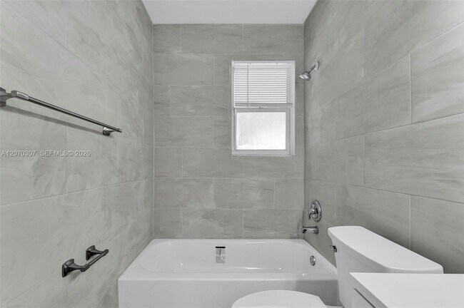 Building Photo - 551 NW 30th Terrace