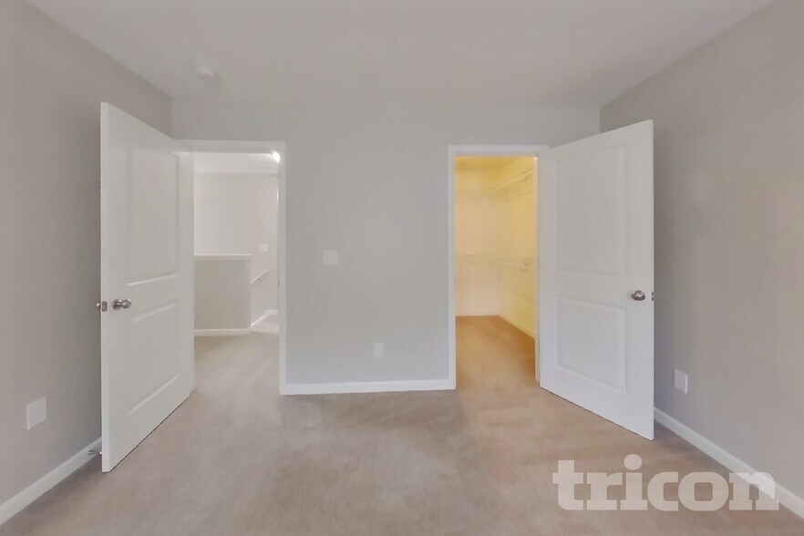 Building Photo - 409 Eastfair Dr
