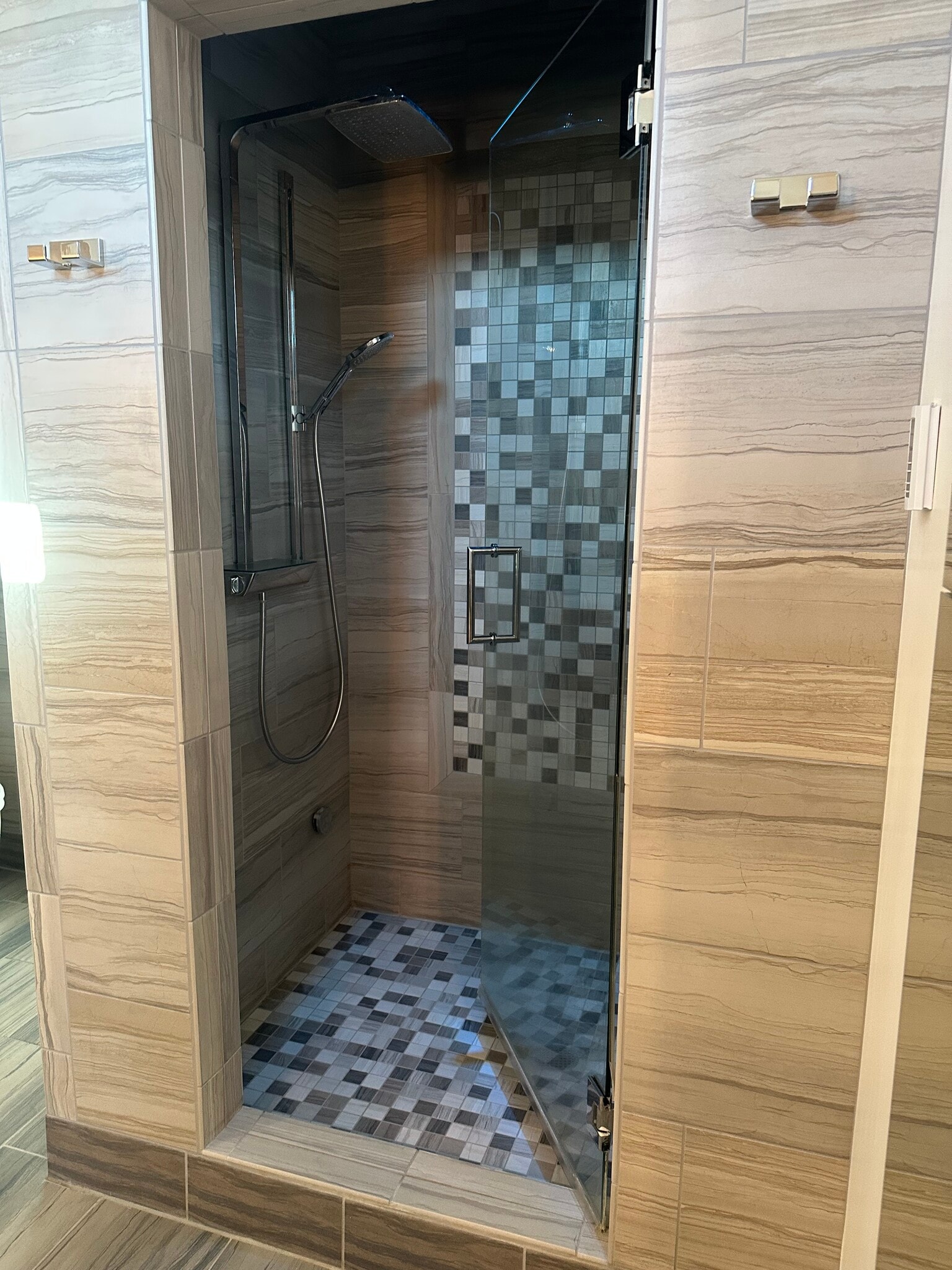 Steam shower - 1000 Warrington Rd