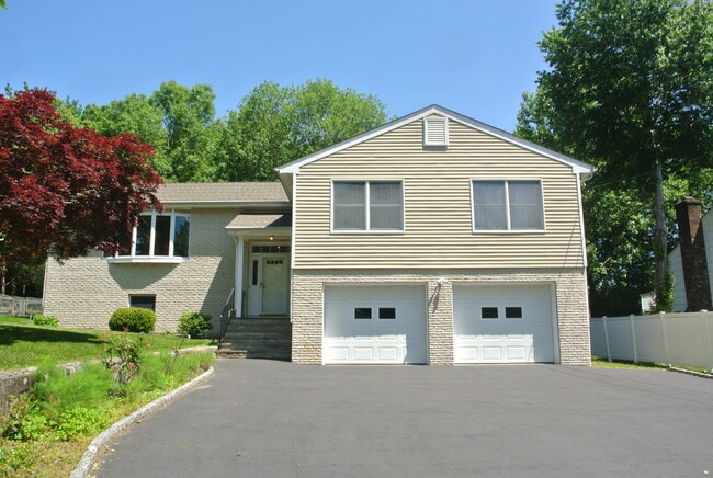 Primary Photo - 302 Westwood Rd