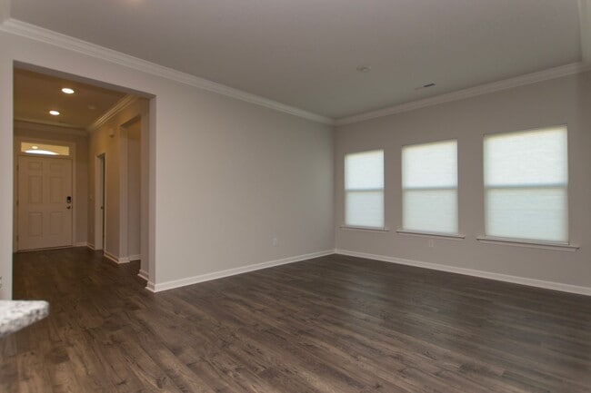 Building Photo - 28346 Saddle Spgs Dr NW