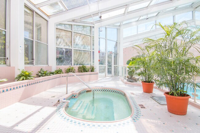 Building Photo - 4 Martine Ave