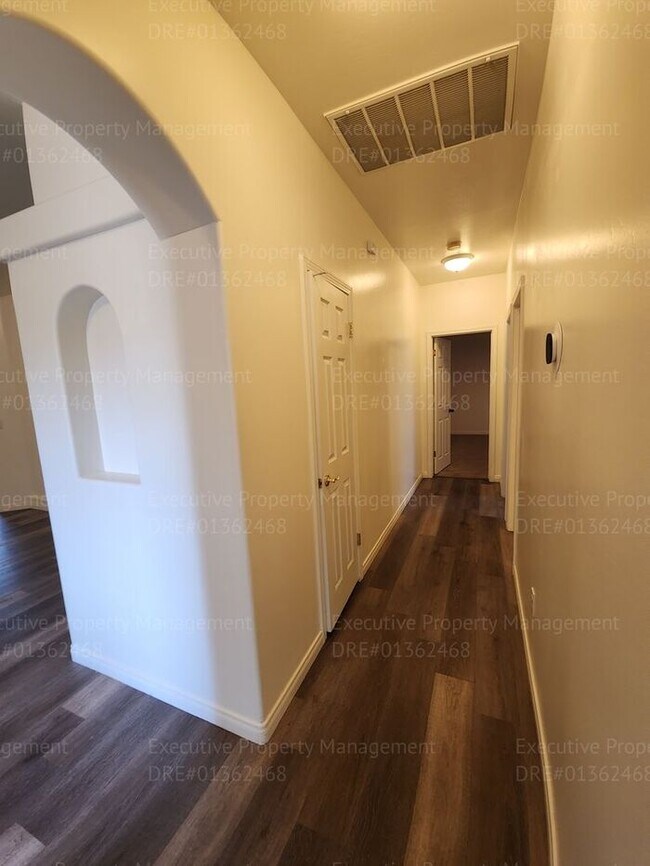 Building Photo - This house is in a great LOCATION (Callowa...