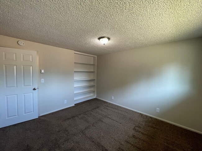 Building Photo - Beautifully Landscaped Two Bedroom