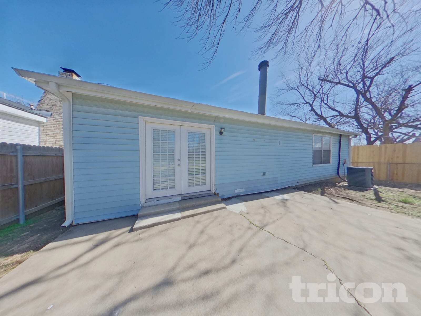 Building Photo - 737 SE 3rd St