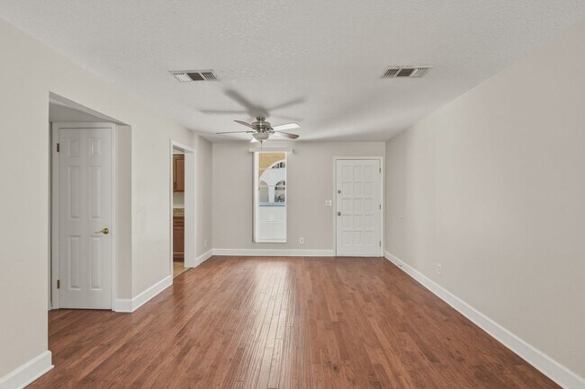 Building Photo - 1757 El Camino Rd