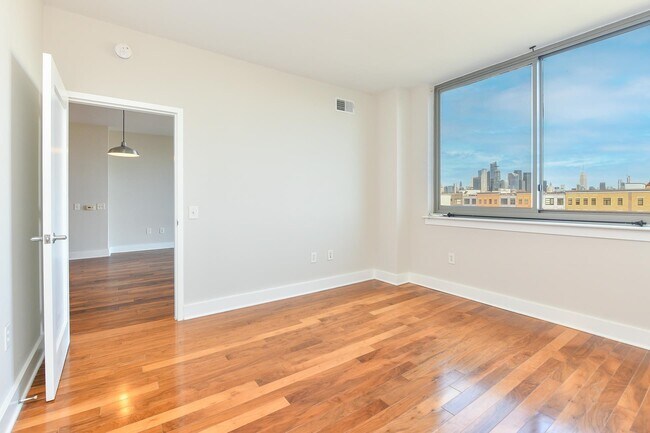 Building Photo - 800 Jackson St