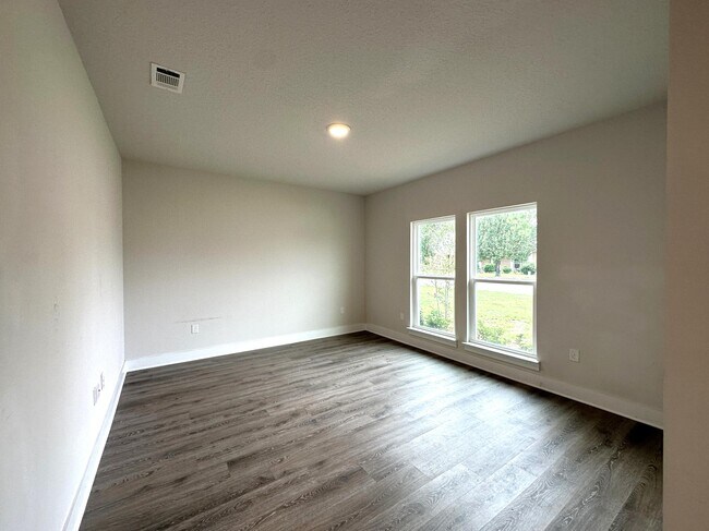 Building Photo - 1105 Shoal River Dr