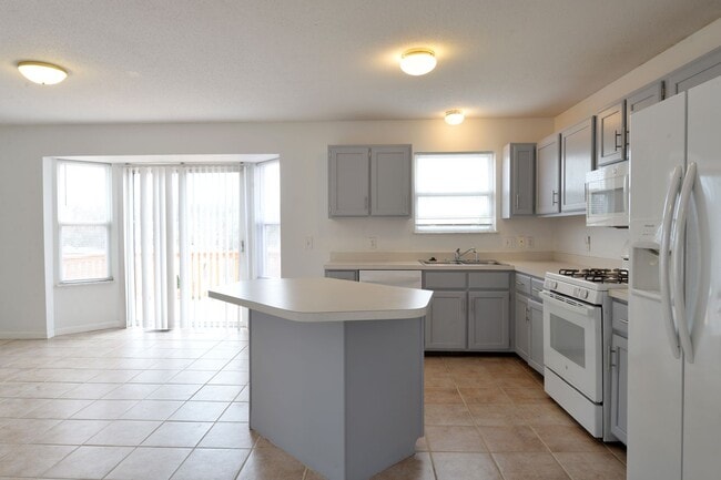 Building Photo - 4162 Whitehall Dr
