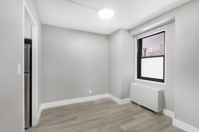 Building Photo - 201 St Pauls Ave