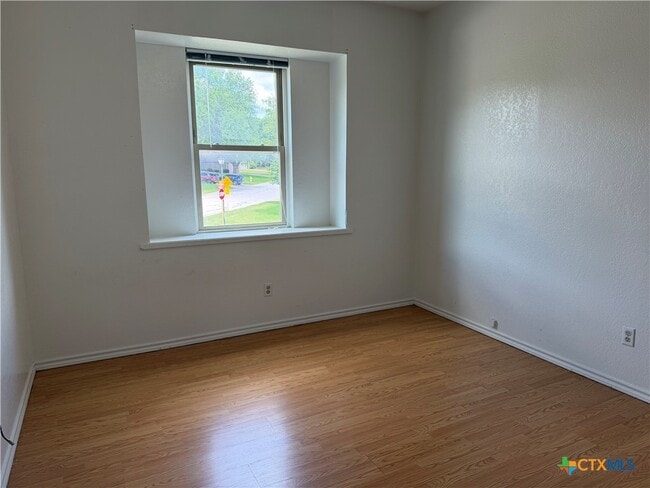 Building Photo - 2208 Illinois Dr