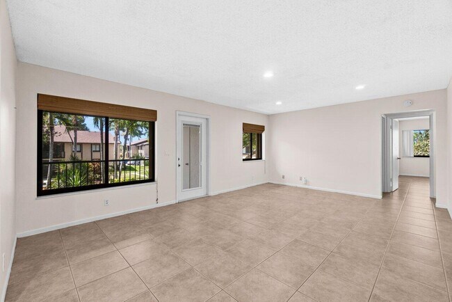 Building Photo - 432 Pine Glen Ln