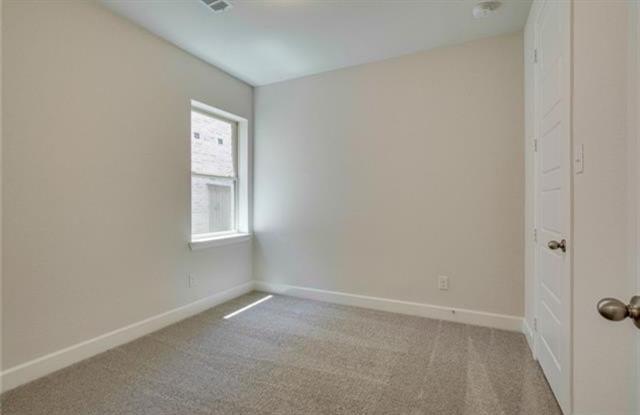 Building Photo - 9509 Blue Stem Ln