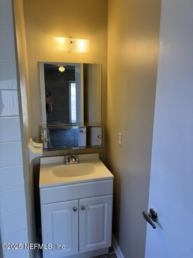 Building Photo - 2654 Hidden Village Dr