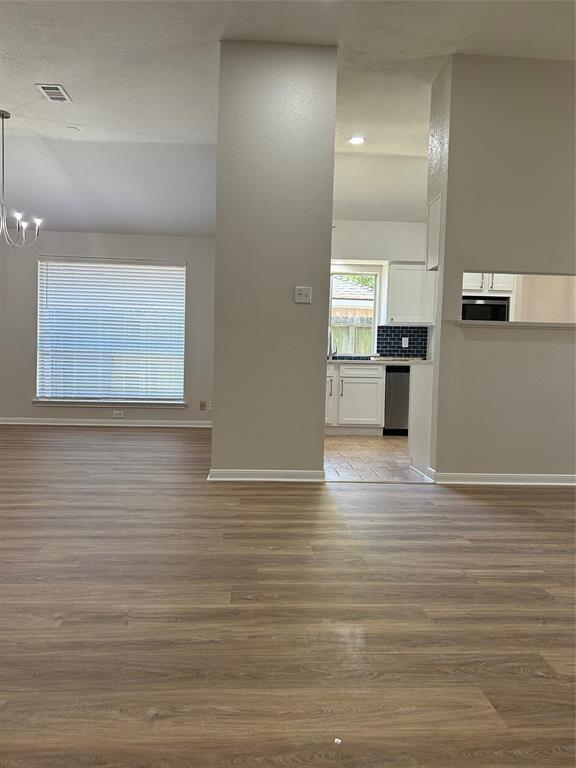 Building Photo - 8639 Sunny Ridge Dr