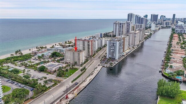 Building Photo - 1401 S Ocean Dr