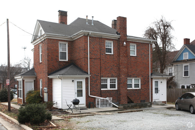 Building Photo - 1942 Spring Garden St