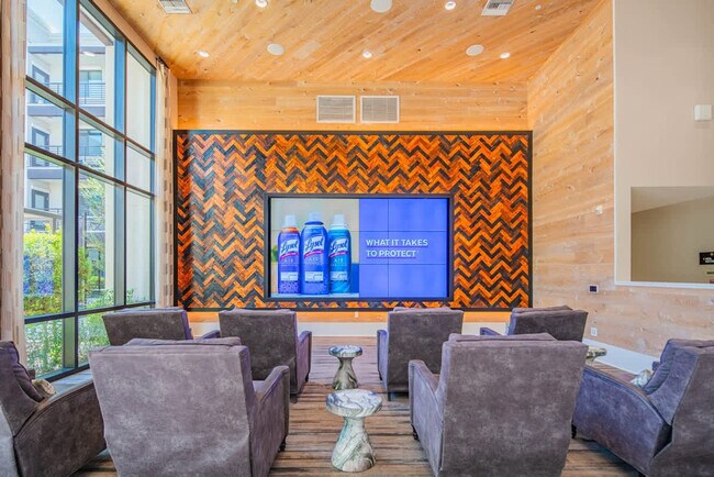 Building Photo - 730 E Marlette Ave