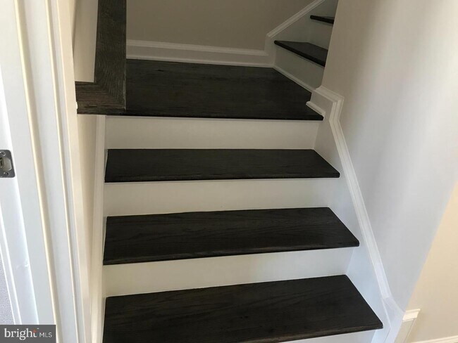 Building Photo - 12992 Hattontown Square