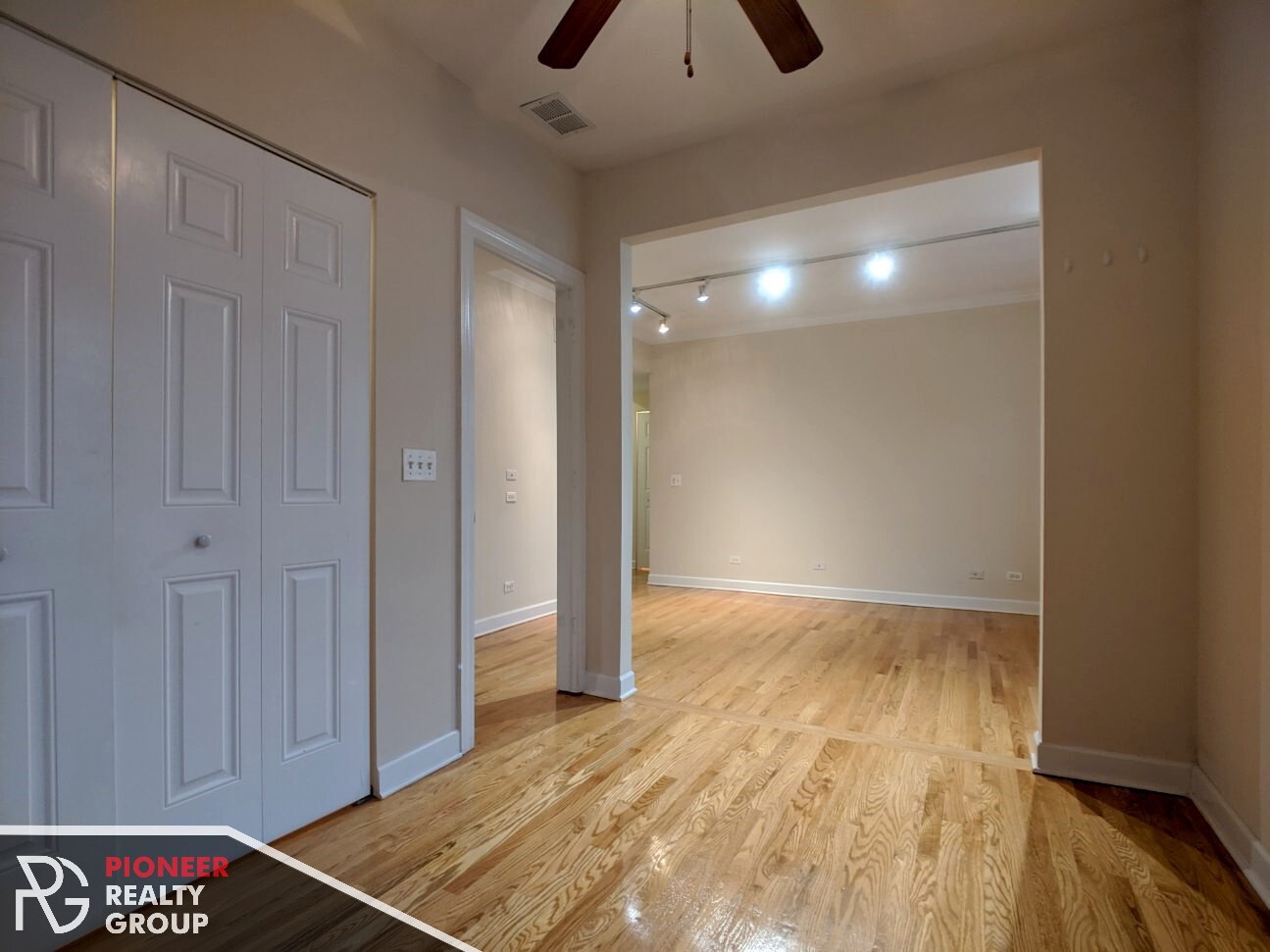 Building Photo - 3240 N Clifton Ave