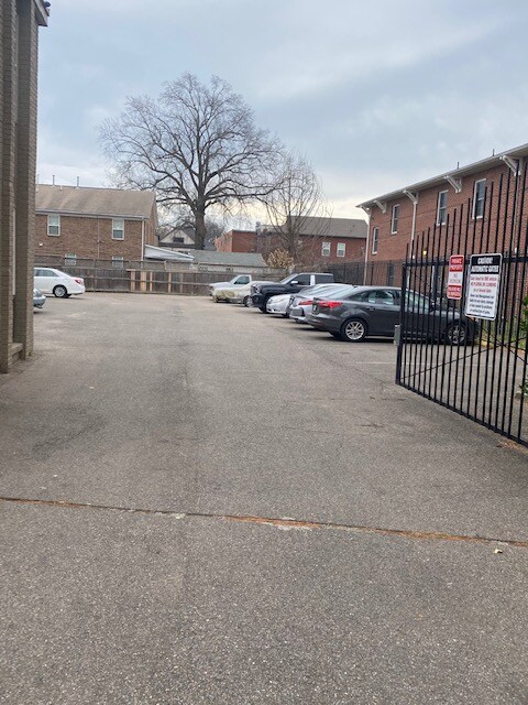 Building Photo - 42 S Claybrook St