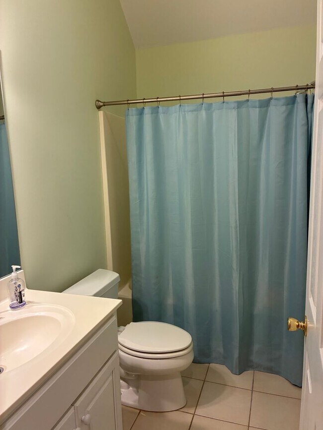 Building Photo - 4 Bed 3 Bath FULLY Furnished House South Lake Charles