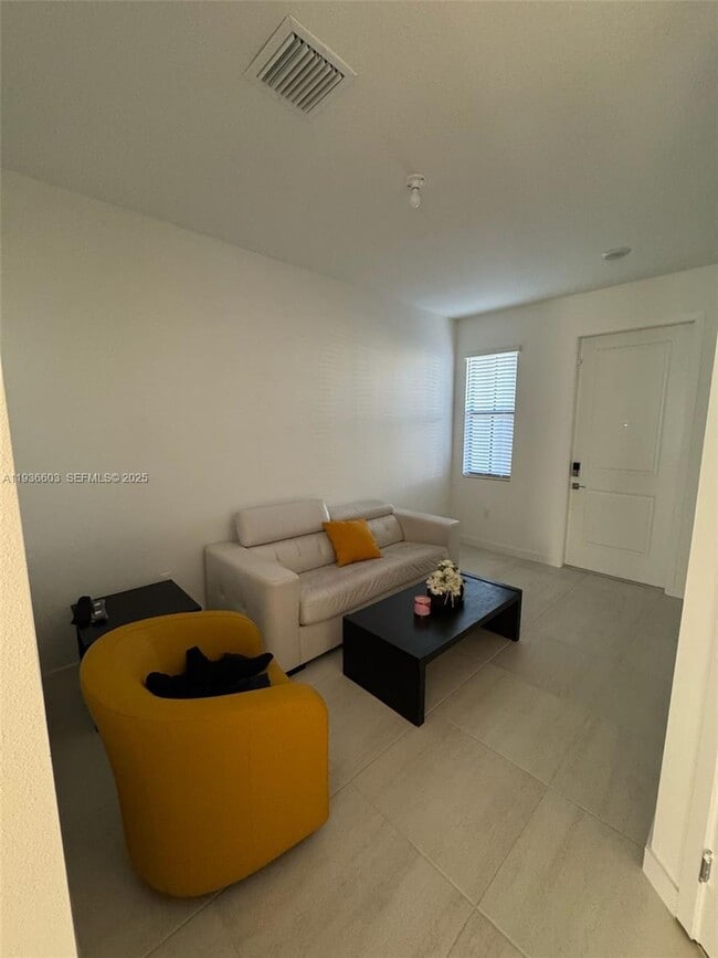 Building Photo - 141 NE 13th St