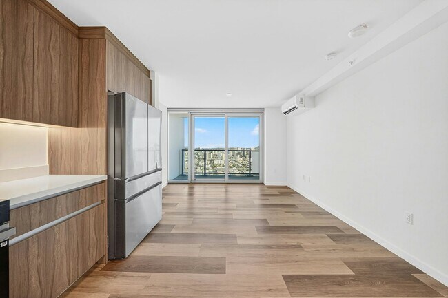 Building Photo - 1500 Rycroft St