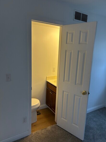 Building Photo - 35 Edgebrooke Dr