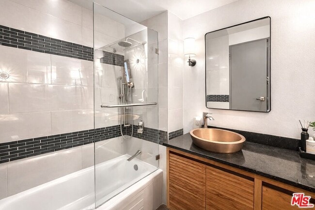 Building Photo - 17366 Sunset Blvd