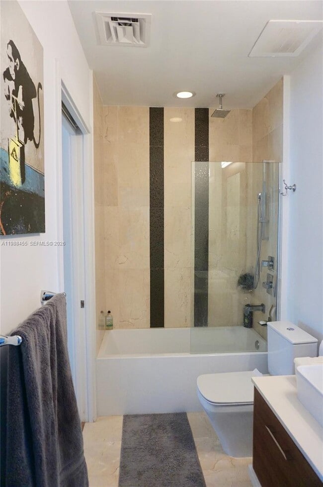 Building Photo - 601 NE 27th St