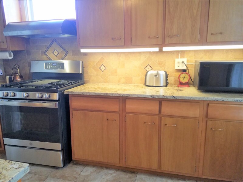 Building Photo - 714 E 17th St