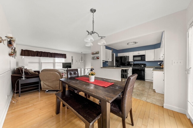 Building Photo - 3226 Everglade Ave