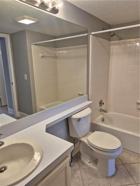 Building Photo - 37 Rumson Ct