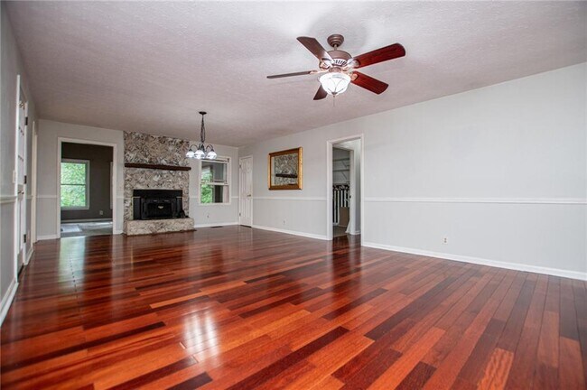 Building Photo - 1499 Stonington Ct