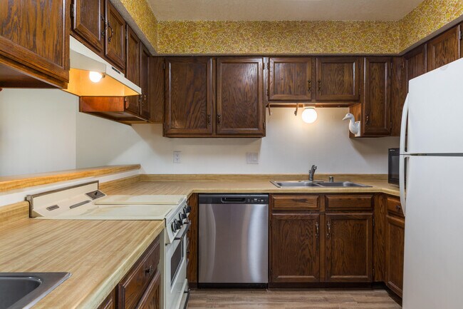 Building Photo - 7401 Scotts Pl NE