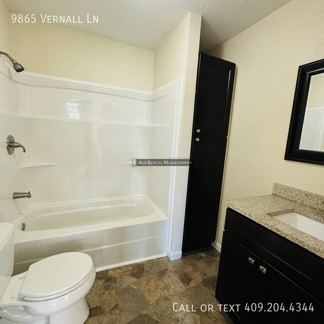 Building Photo - 9865 Vernall Ln