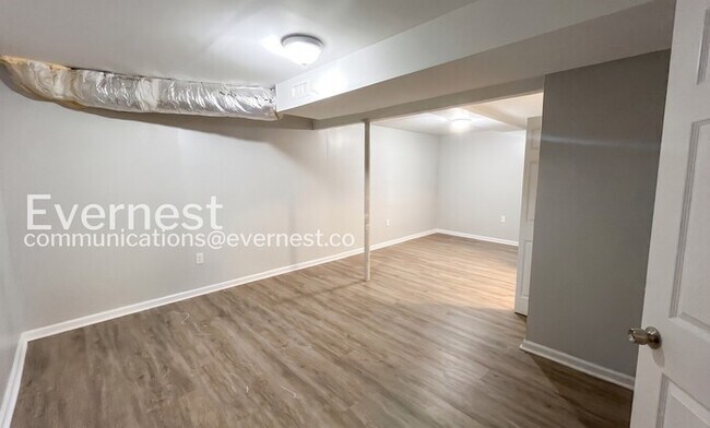 Building Photo - 1935 Lathrop St SE