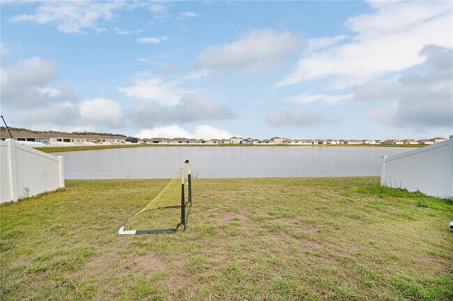 Building Photo - 1749 Southfork Dr