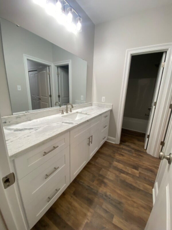 Building Photo - 102 Glade Blvd