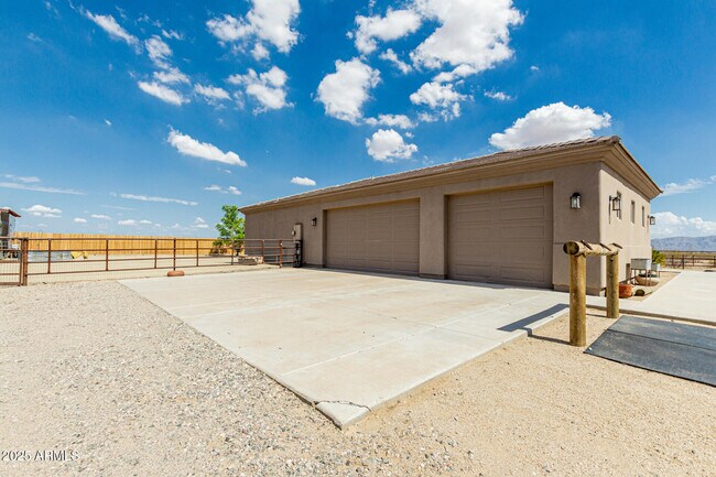 Building Photo - 31009 N 223rd Ave