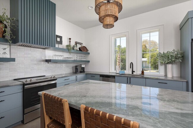 Building Photo - 226 George C Wallace Blvd