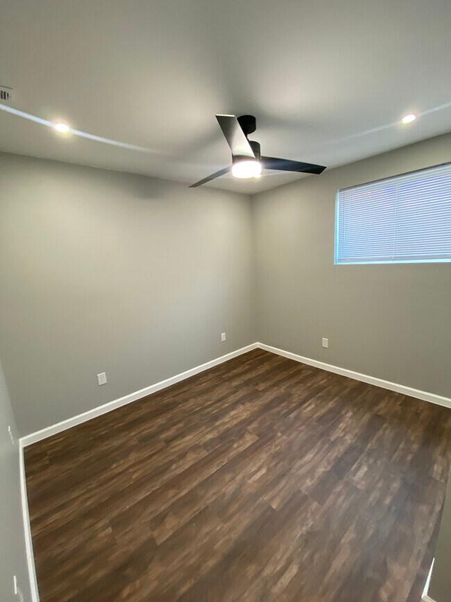 Building Photo - 1235 Summit St