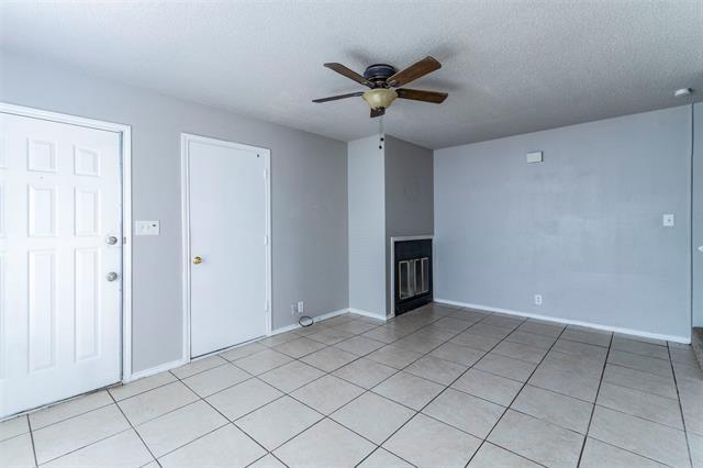 Building Photo - 201 S Las Vegas Trail