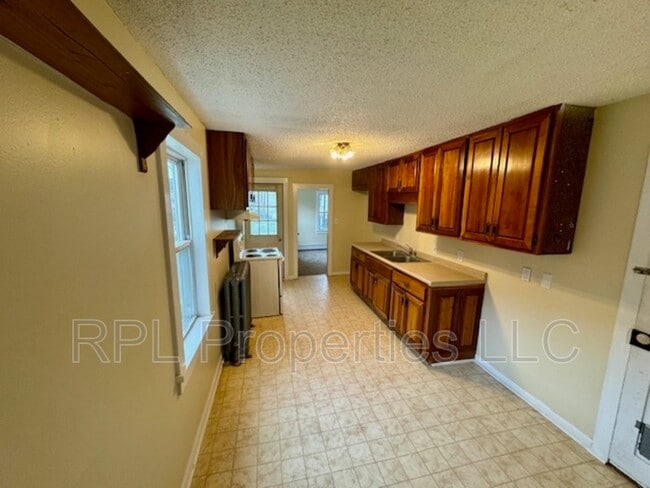 Building Photo - 388 Lower Mulberry St